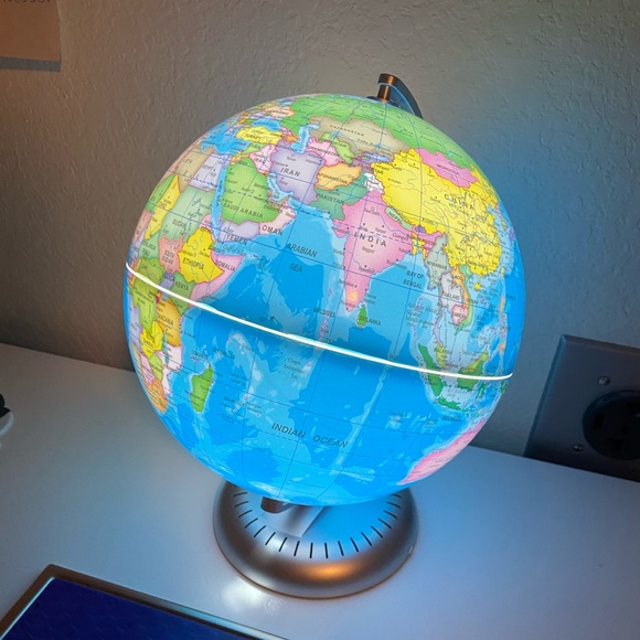 Meet your Posher, Zaira - Picture 1 of 1